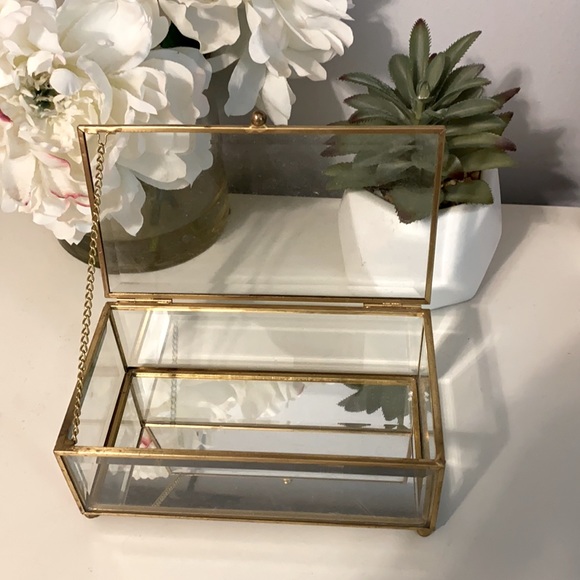 Gold Jewelery Box - Picture 3 of 4